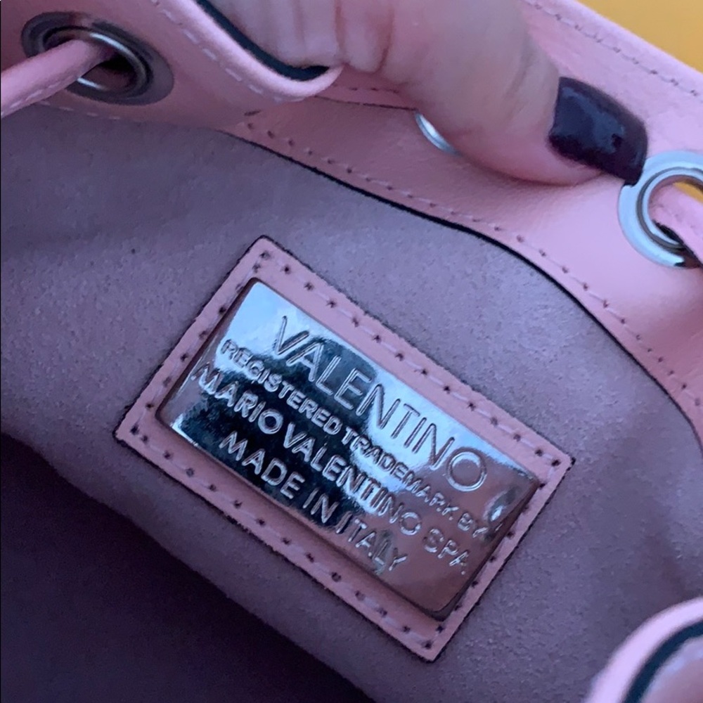 Mario Valentino discontinued Jules pink leather bucket bag - Picture 7 of 11